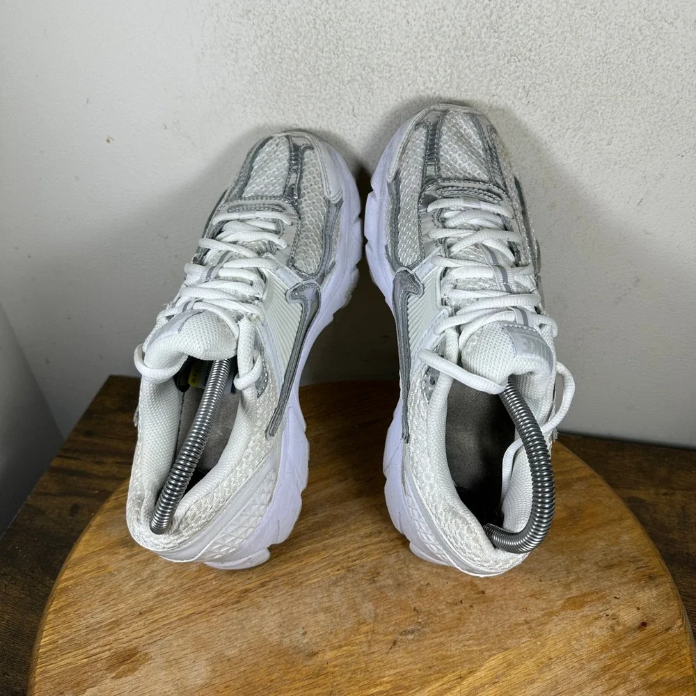 Nike Zoom Vomero 5 White Metallic Silver Women Running Shoes HF7723-100 Size 8